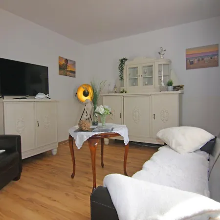 Achtern De Heeg In Ueckermuende, Cleaning Included Apartment Ueckermünde